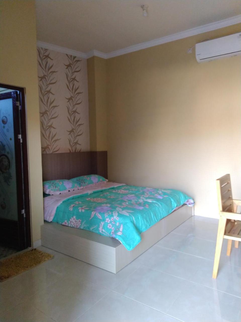 R3 Brawijaya Homestay Banyuwangi  Buitenkant foto