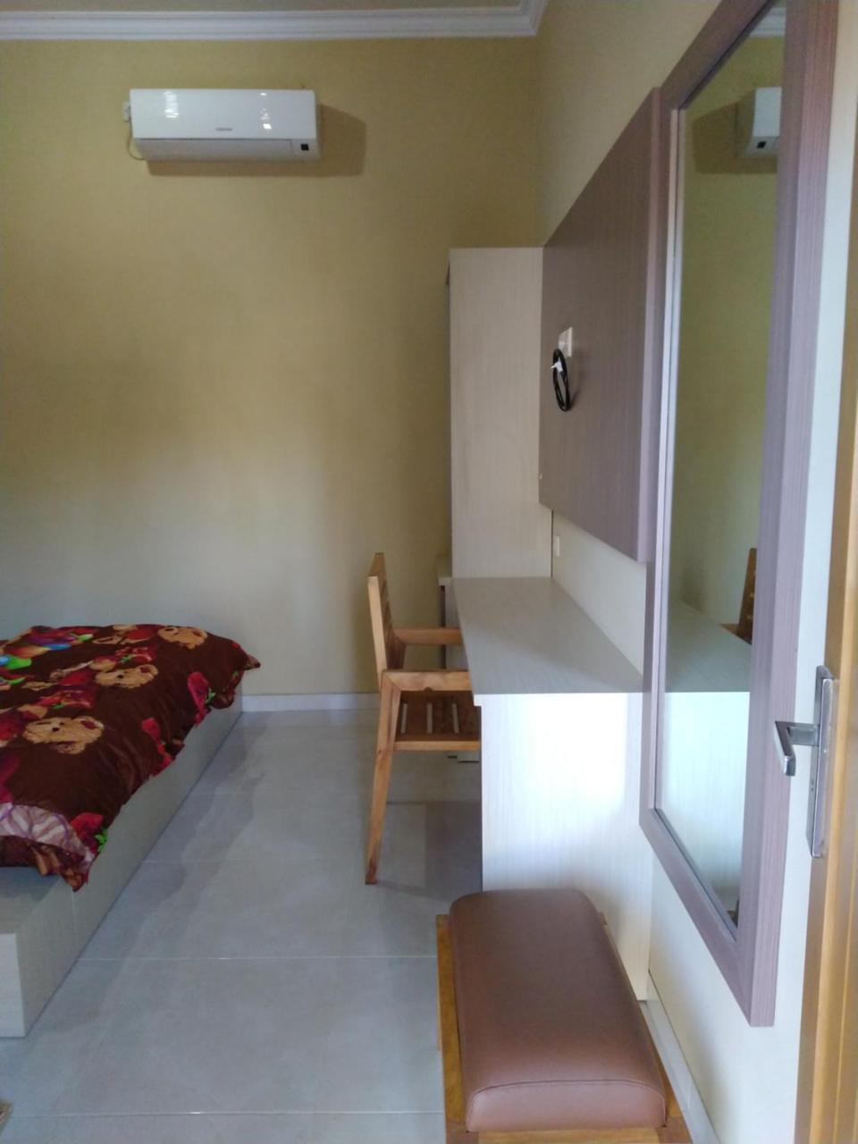 R3 Brawijaya Homestay Banyuwangi  Buitenkant foto