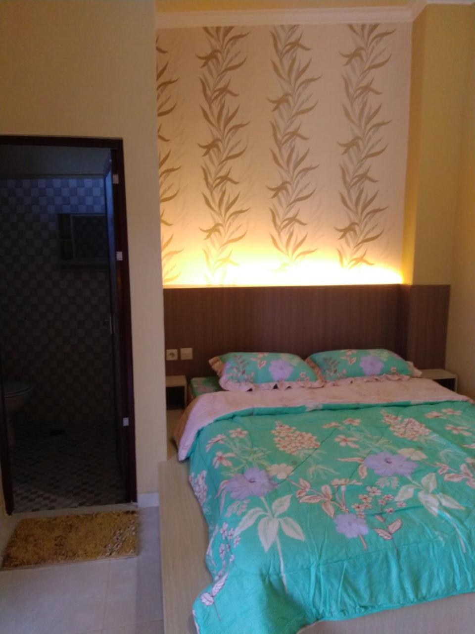 R3 Brawijaya Homestay Banyuwangi  Buitenkant foto