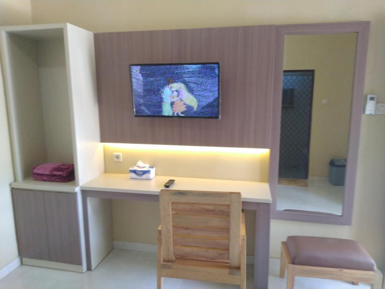 R3 Brawijaya Homestay Banyuwangi  Buitenkant foto