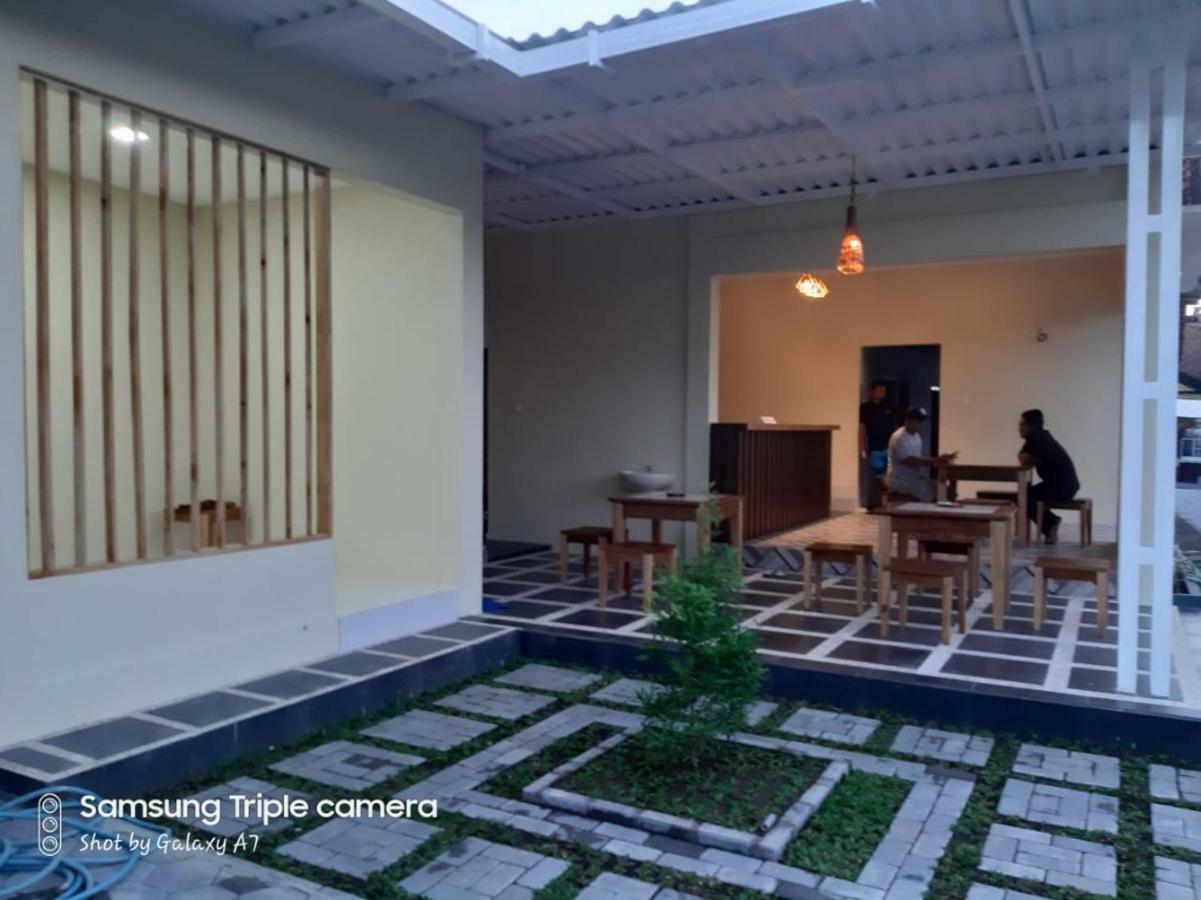 R3 Brawijaya Homestay Banyuwangi  Buitenkant foto
