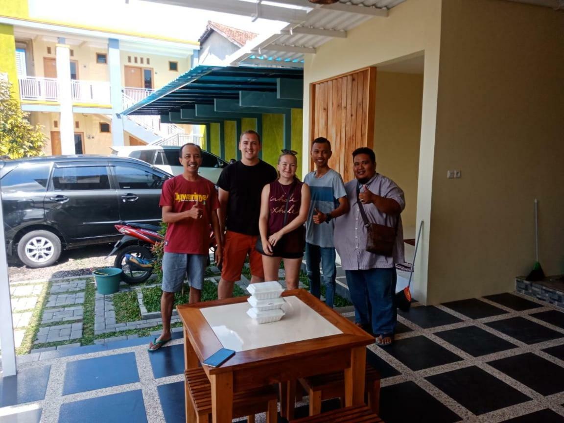 R3 Brawijaya Homestay Banyuwangi  Buitenkant foto