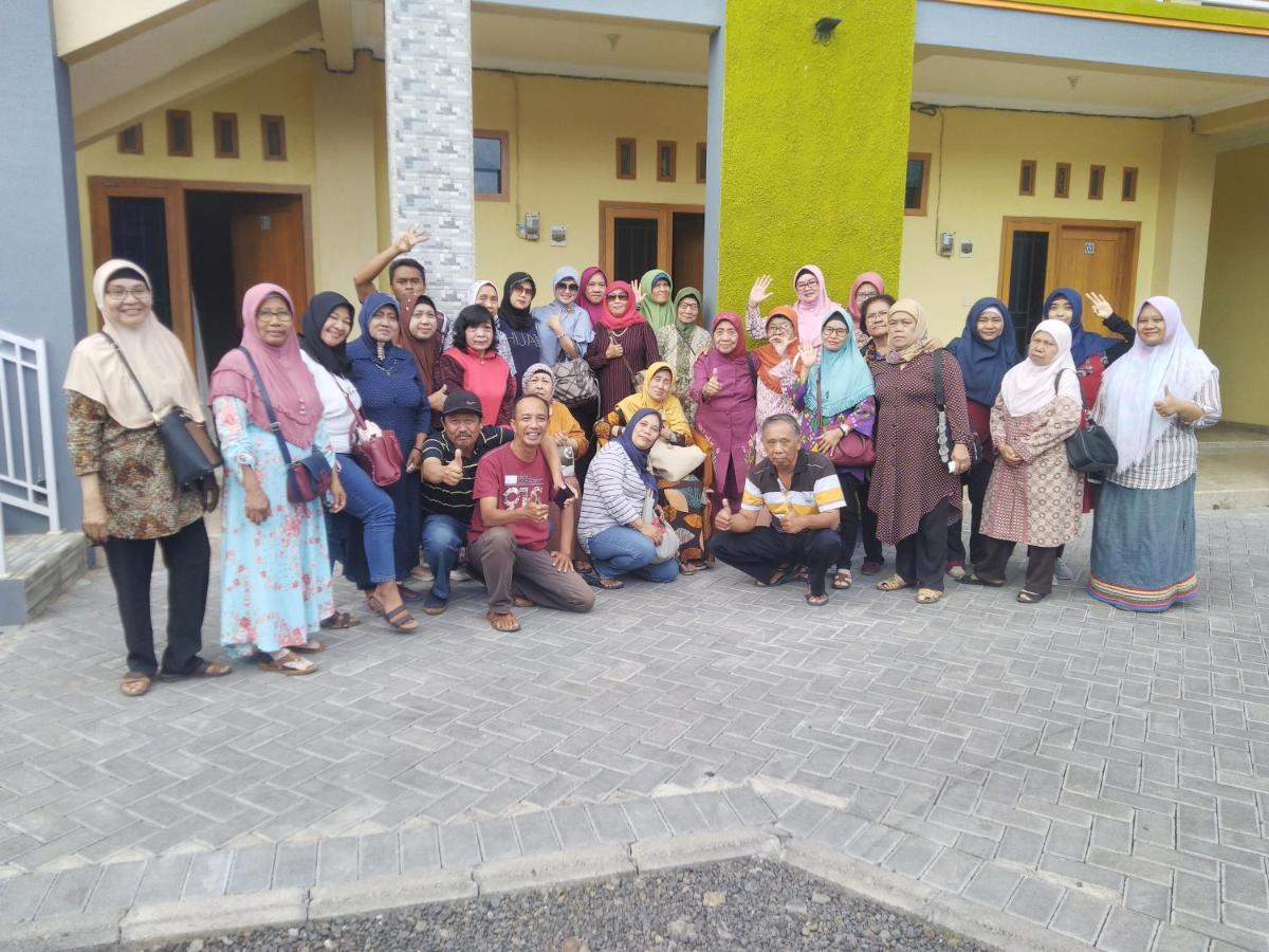 R3 Brawijaya Homestay Banyuwangi  Buitenkant foto