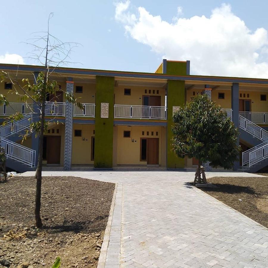 R3 Brawijaya Homestay Banyuwangi  Buitenkant foto