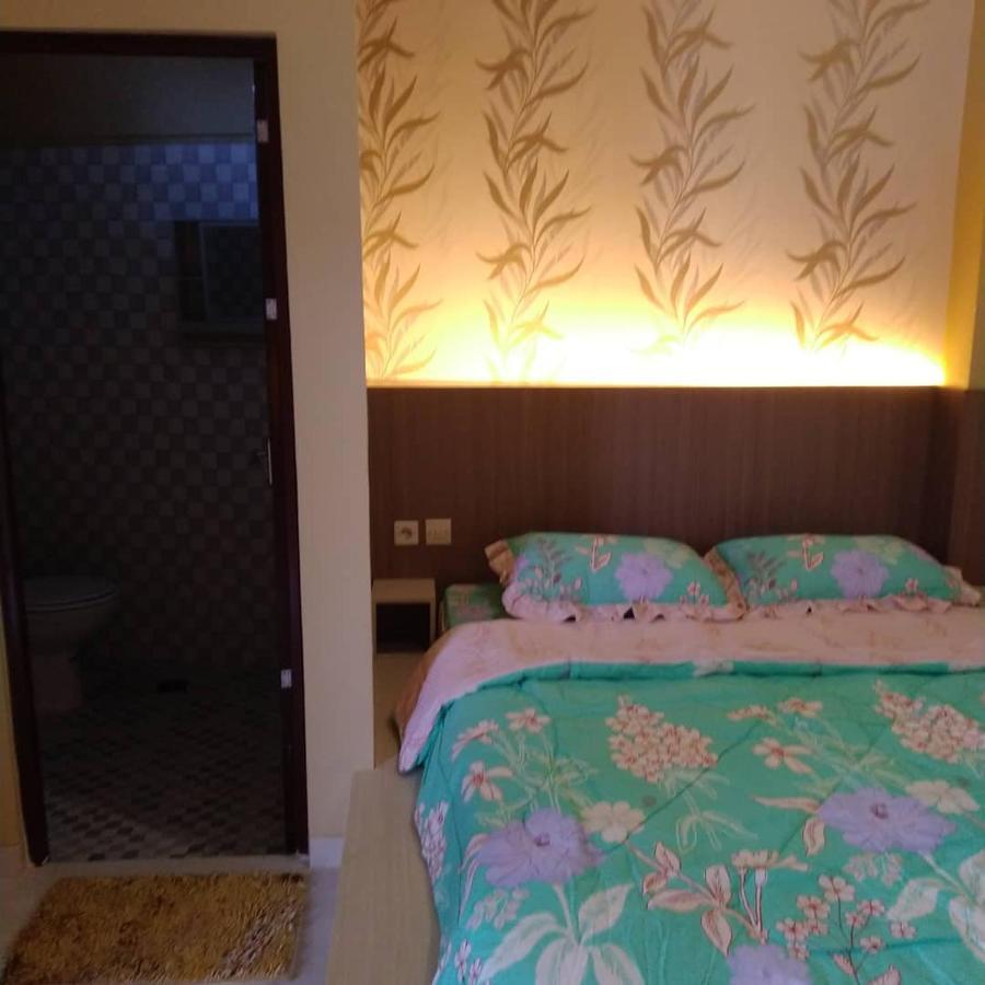 R3 Brawijaya Homestay Banyuwangi  Buitenkant foto